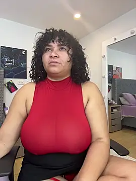 Snapshot of KarlaWild chatting on November 5, 2025, 12:19 pm KarlaWild online show from November 5, 2025, 12:19 pm