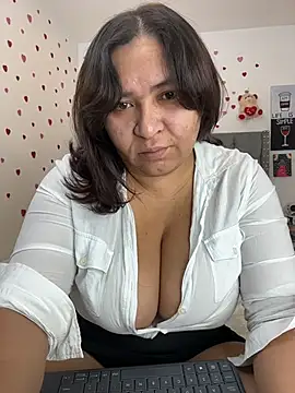 KarlaWild online show from February 5, 2026, 9:49 am