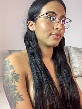 Snapshot of genesissara chatting on March 3, 2025, 4:10 am genesissara online show from March 3, 2025, 4:10 am