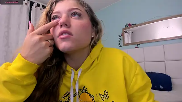 Snapshot of alaia_greyy chatting on February 27, 2025, 1:07 pm alaia greyy online show from February 27, 2025, 1:07 pm