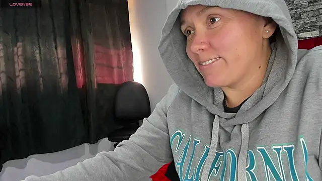 Snapshot of Isabella_boom chatting on March 8, 2025, 1:14 pm Isabella boom online show from March 8, 2025, 1:14 pm