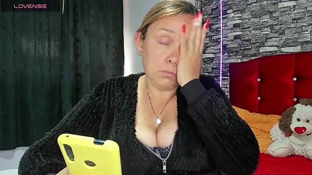 Snapshot of Isabella_boom chatting on March 3, 2025, 12:28 pm Isabella boom online show from March 3, 2025, 12:28 pm