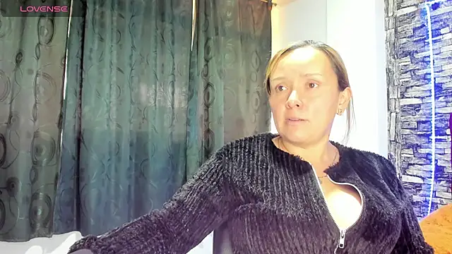 Snapshot of Isabella_boom chatting on February 28, 2025, 12:42 pm Isabella boom online show from February 28, 2025, 12:42 pm