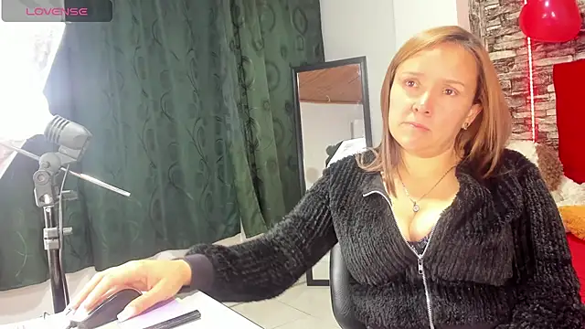 Snapshot of Isabella_boom chatting on February 14, 2025, 9:24 am Isabella boom online show from February 14, 2025, 9:24 am