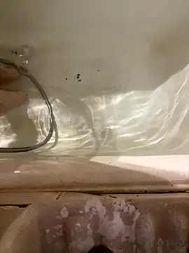 aebaleek2505 online show from September 18, 2025, 6:33 pm