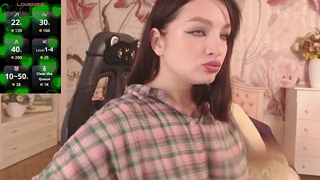 BritneyBarker online show from September 21, 2025, 4:06 am