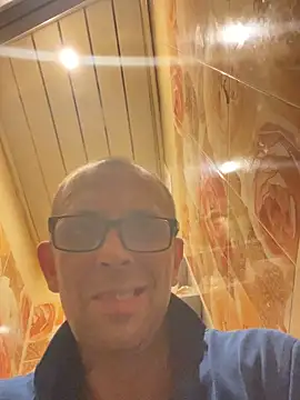 MaxDevilWhite online show from February 28, 2026, 8:52 pm