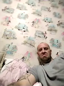 MaxDevilWhite online show from November 16, 2025, 5:17 pm