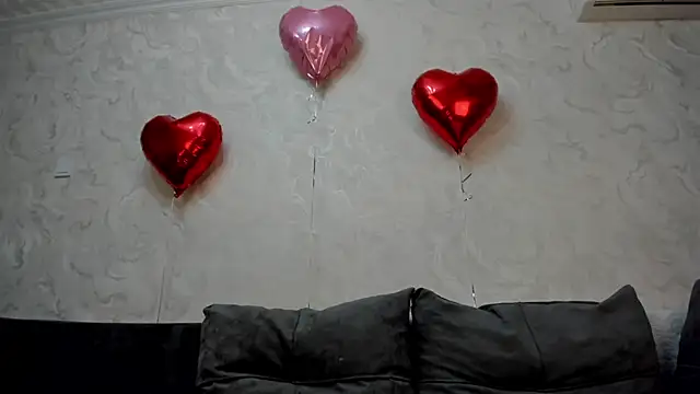 Snapshot of Yuki_miiii chatting on February 16, 2025, 5:37 am Yuki miiii online show from February 16, 2025, 5:37 am