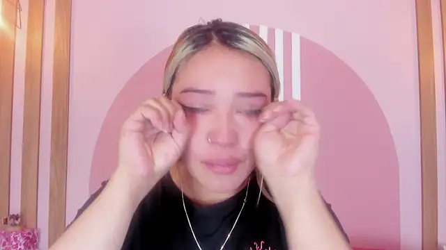 Lannajansen online show from March 16, 2026, 1:37 pm