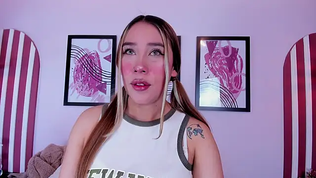 Lannajansen online show from September 13, 2025, 4:07 pm