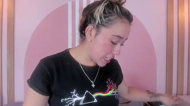 Snapshot of Lannajansen chatting on March 5, 2026, 1:08 pm Lannajansen online show from March 5, 2026, 1:08 pm