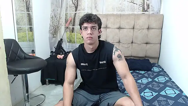 Snapshot of HENRY_SENNI chatting on September 24, 2025, 3:40 pm HENRY SENNI online show from September 24, 2025, 3:40 pm