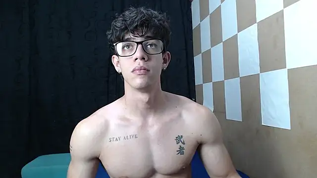 Snapshot of HENRY_SENNI chatting on January 23, 2025, 3:54 pm HENRY SENNI online show from January 23, 2025, 3:54 pm