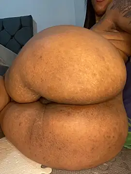 Snapshot of Charlotte_bronxxx chatting on November 5, 2025, 10:24 pm Charlotte bronxxx online show from November 5, 2025, 10:24 pm