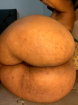 Snapshot of Charlotte_bronxxx chatting on October 18, 2025, 7:16 pm Charlotte bronxxx online show from October 18, 2025, 7:16 pm