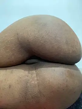 Snapshot of Charlotte_bronxxx chatting on February 14, 2025, 3:05 pm Charlotte bronxxx online show from February 14, 2025, 3:05 pm