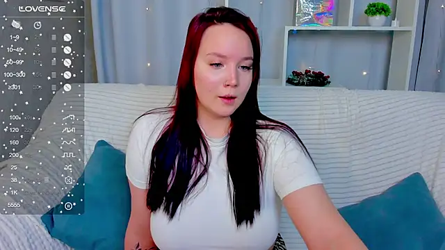 Snapshot of maya_suun chatting on January 13, 2026, 1:42 am maya suun online show from January 13, 2026, 1:42 am