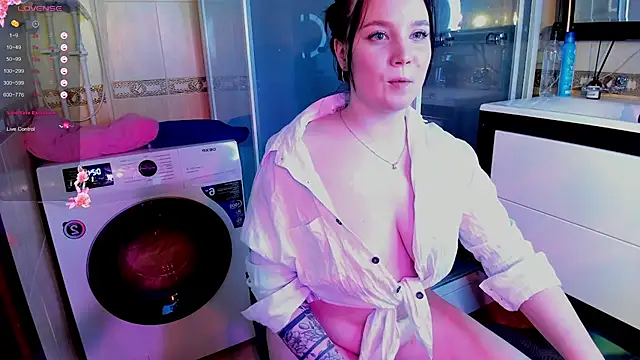 Snapshot of maya_suun chatting on March 12, 2025, 2:56 pm maya suun online show from March 12, 2025, 2:56 pm