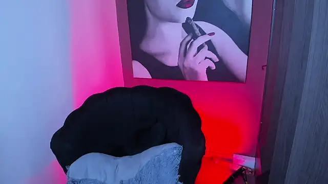 QueenOfHaze online show from December 19, 2025, 10:39 am