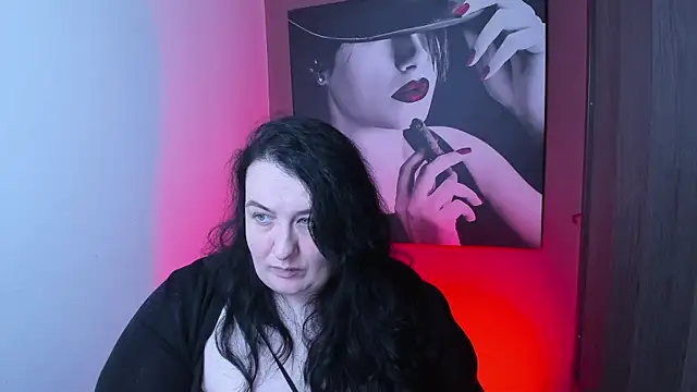 Snapshot of QueenOfHaze chatting on November 15, 2025, 7:40 pm QueenOfHaze online show from November 15, 2025, 7:40 pm