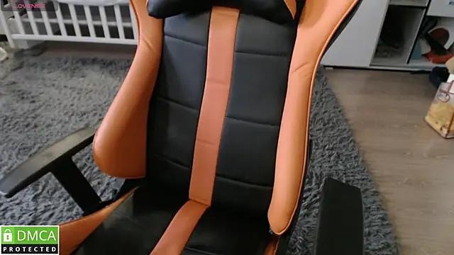 crystalyss online show from November 5, 2025, 3:20 am