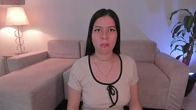 Snapshot of Hannah_Jonhson chatting on May 16, 2026, 9:25 pm Hannah Jonhson online show from May 16, 2026, 9:25 pm