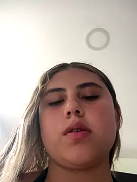 MeganCrow online show from November 5, 2025, 7:28 pm