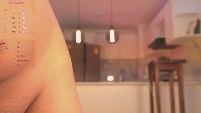 Snapshot of cinnamon_crisss chatting on December 3, 2025, 12:44 am cinnamon crisss online show from December 3, 2025, 12:44 am