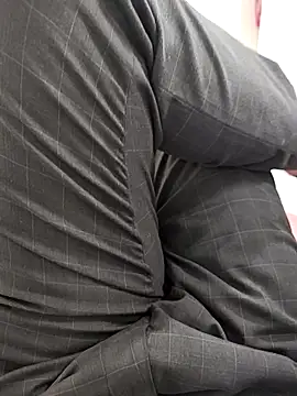 Younme6-9 online show from October 14, 2025, 10:38 am