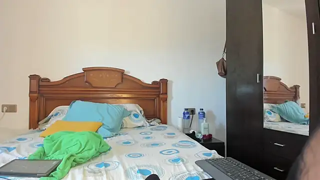 Snapshot of Anur-77 chatting on November 7, 2025, 11:26 am Anur-77 online show from November 7, 2025, 11:26 am