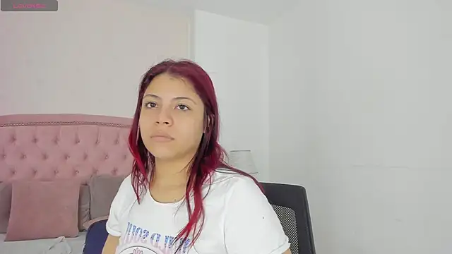 Kendall  Fox online show from September 12, 2025, 4:45 am