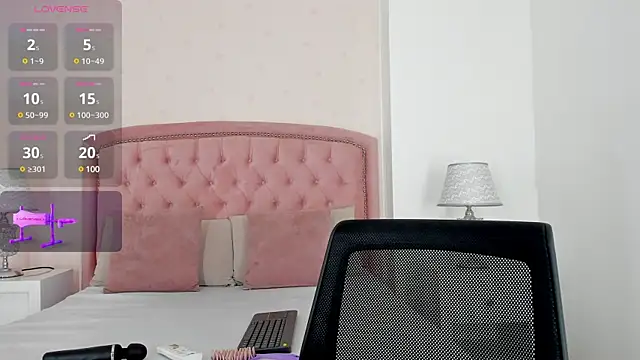 Kendall  Fox online show from March 19, 2025, 4:57 am