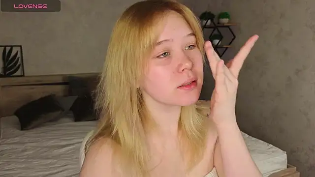 Amy Kimberlly online show from October 21, 2025, 12:32 am