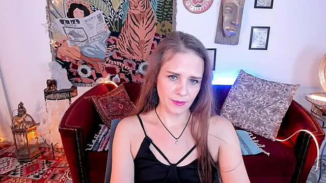 Snapshot of EmiliaBedy chatting on October 2, 2025, 9:23 am EmiliaBedy online show from October 2, 2025, 9:23 am