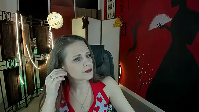 Snapshot of EmiliaBedy chatting on March 4, 2025, 9:07 am EmiliaBedy online show from March 4, 2025, 9:07 am