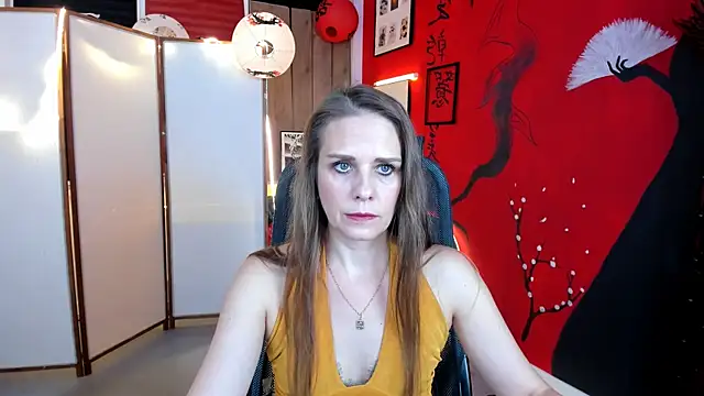 Snapshot of EmiliaBedy chatting on September 16, 2025, 9:10 am EmiliaBedy online show from September 16, 2025, 9:10 am