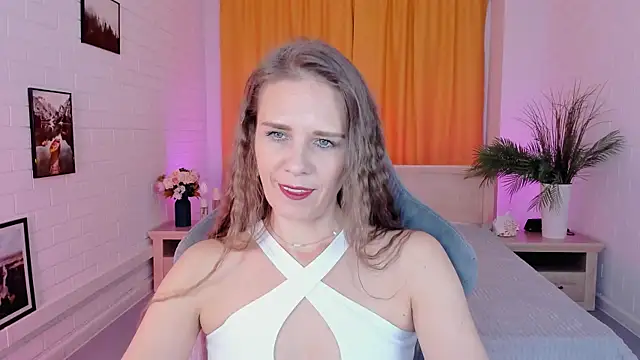 Snapshot of EmiliaBedy chatting on October 7, 2025, 9:10 am EmiliaBedy online show from October 7, 2025, 9:10 am