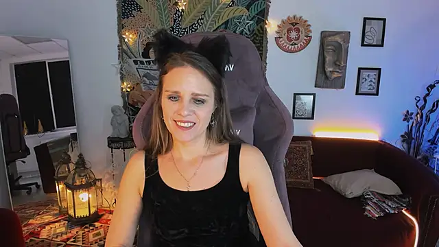 Snapshot of EmiliaBedy chatting on March 16, 2025, 3:28 pm EmiliaBedy online show from March 16, 2025, 3:28 pm