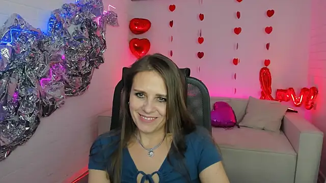 Snapshot of EmiliaBedy chatting on March 18, 2025, 12:28 pm EmiliaBedy online show from March 18, 2025, 12:28 pm