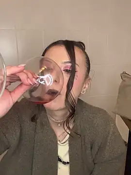 bunnythetailor online show from February 18, 2025, 10:36 pm