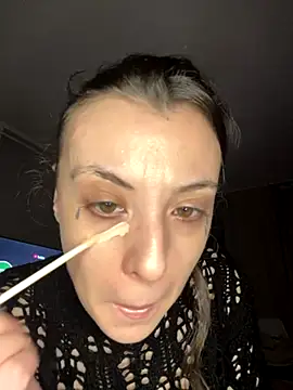 Snapshot of bunnythetailor chatting on November 10, 2025, 8:14 pm bunnythetailor online show from November 10, 2025, 8:14 pm