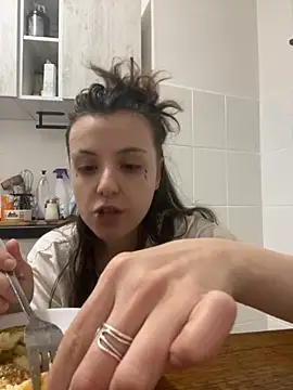 Snapshot of bunnythetailor chatting on November 18, 2025, 8:56 pm bunnythetailor online show from November 18, 2025, 8:56 pm