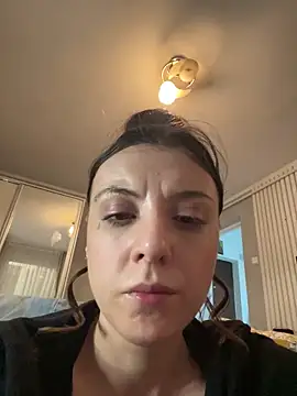 bunnythetailor online show from February 3, 2025, 4:52 pm