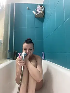 Snapshot of bunnythetailor chatting on November 7, 2025, 6:56 pm bunnythetailor online show from November 7, 2025, 6:56 pm