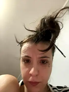 Snapshot of bunnythetailor chatting on November 26, 2025, 3:12 pm bunnythetailor online show from November 26, 2025, 3:12 pm