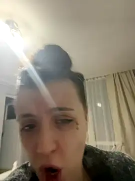 Snapshot of bunnythetailor chatting on November 17, 2025, 4:44 pm bunnythetailor online show from November 17, 2025, 4:44 pm