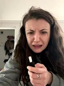 Snapshot of bunnythetailor chatting on December 17, 2025, 1:05 pm bunnythetailor online show from December 17, 2025, 1:05 pm