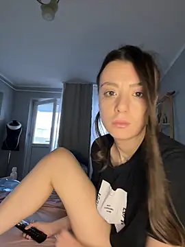 Snapshot of bunnythetailor chatting on November 6, 2025, 1:48 pm bunnythetailor online show from November 6, 2025, 1:48 pm