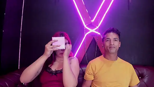 Snapshot of Nikki_and_Mayk chatting on November 26, 2025, 2:55 am Nikki and Mayk online show from November 26, 2025, 2:55 am